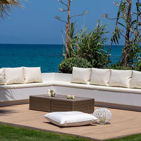 - Your Seafront Retreat By Etouri Vilă *