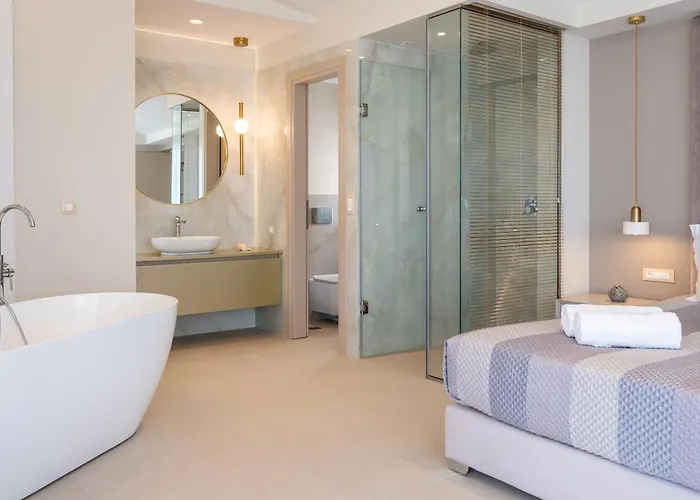 Hersonissos Beach Villa *