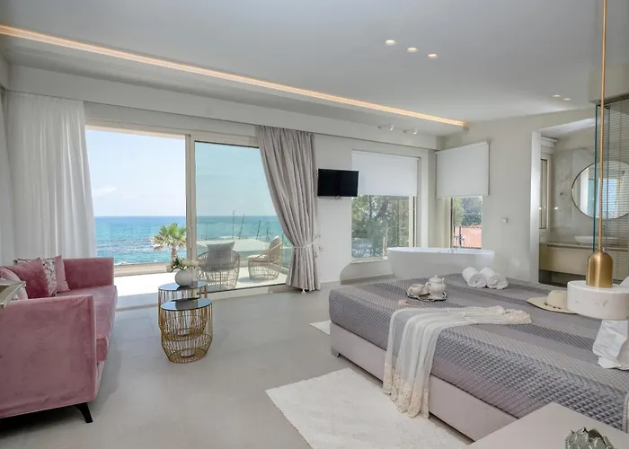 Hersonissos Beach Villa *