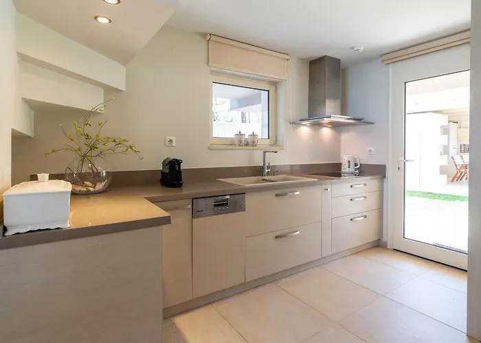 Vilă Hersonissos Beach Villa *