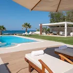 - Your Seafront Retreat By Etouri * Χερσόνησος
