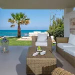 Βίλα - Your Seafront Retreat By Etouri *