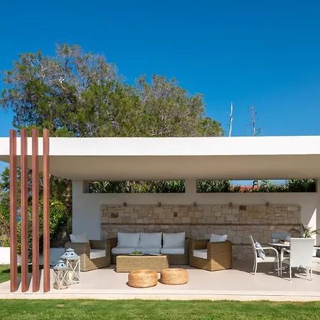 Hersonissos Beach Villa *