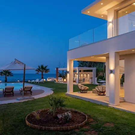 Βίλα - Your Seafront Retreat By Etouri