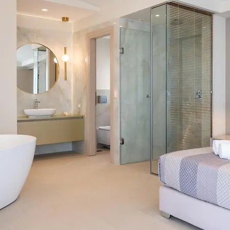 Hersonissos Beach Villa *