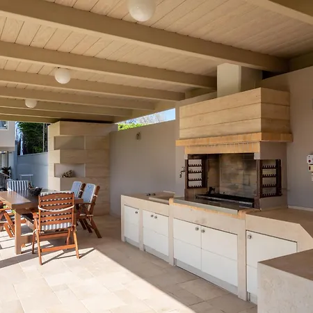 Hersonissos Beach Villa *